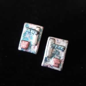 90s VTG Post Earrings